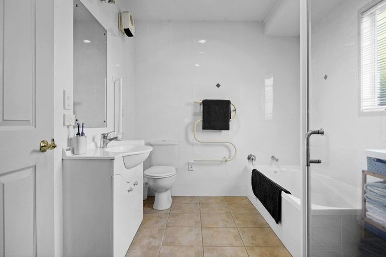 Photo of property in 30b Nelson Street, Howick, Auckland, 2014