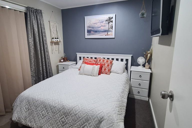 Photo of property in 19 Rhonda Place, Opaheke, Papakura, 2113