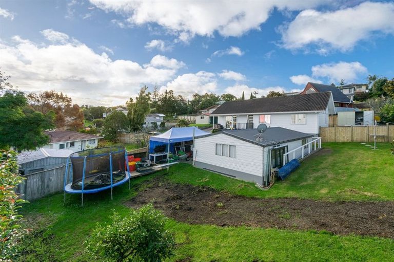 Photo of property in 44 Glenbervie Crescent, Massey, Auckland, 0614