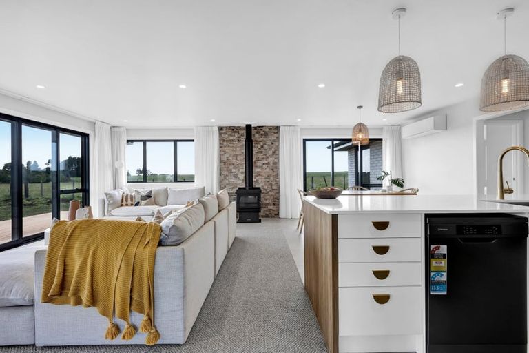 Photo of property in 62 Aratapu Street, Waitara, 4320