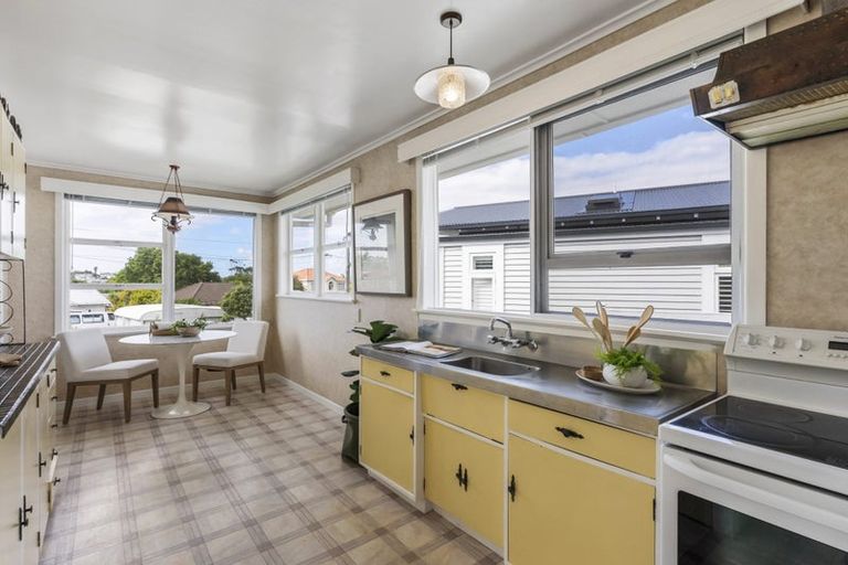 Photo of property in 11a David Street, Bayswater, Auckland, 0622