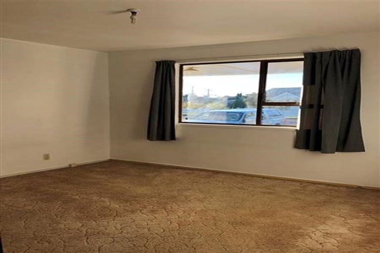 Photo of property in 2/18 Miro Road, Mangere Bridge, Auckland, 2022