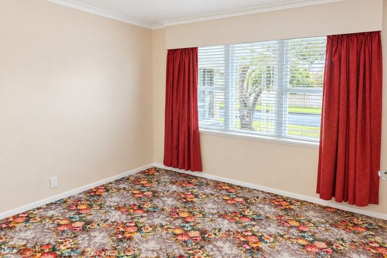 Photo of property in 1 Craig Grove, Elderslea, Upper Hutt, 5018
