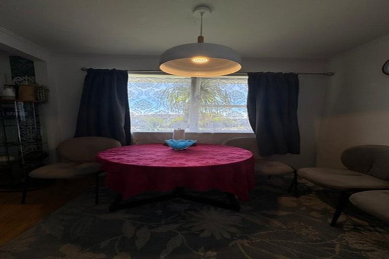 Photo of property in 8 Kea Place, Mangere Bridge, Auckland, 2022