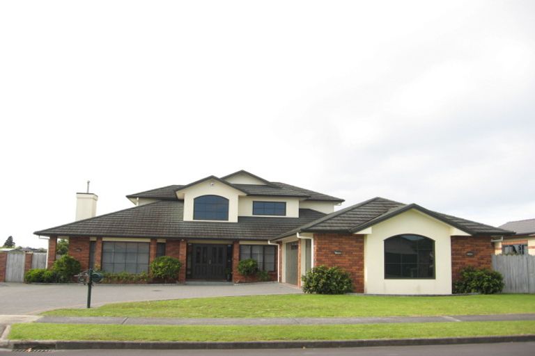 Photo of property in 16 Crannich Place, Wattle Downs, Auckland, 2103