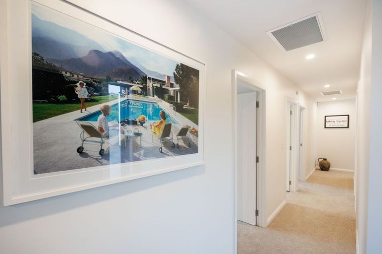 Photo of property in 6 Solitude Crescent, Kelvin Grove, 4414