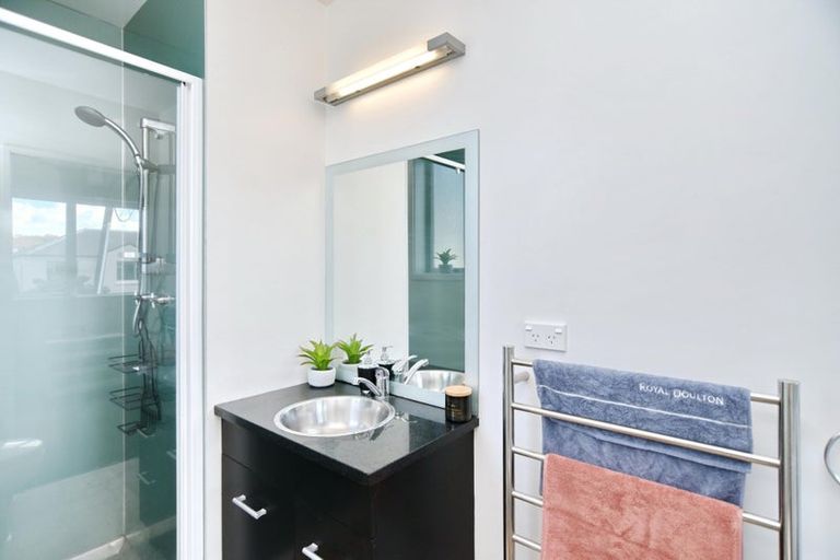 Photo of property in 2/27 Brockworth Place, Riccarton, Christchurch, 8011