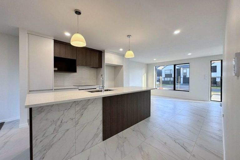 Photo of property in 18 Paapaakiri Loop, Takanini, 2112