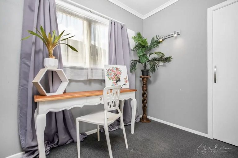 Photo of property in 1/27 Kelvin Road, Papakura, 2110