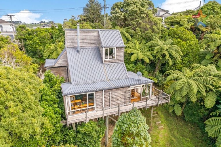 Photo of property in 22 Maungaraki Road, Korokoro, Lower Hutt, 5012
