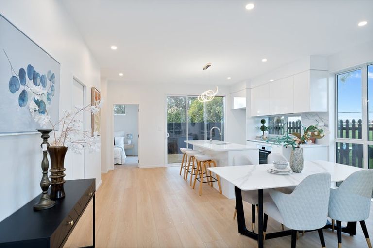 Photo of property in 80e Matipo Road, Te Atatu Peninsula, Auckland, 0610