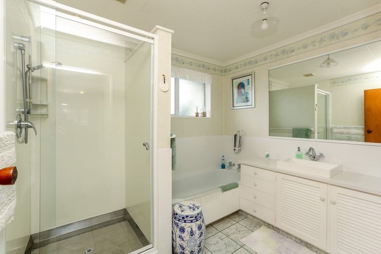 Photo of property in 19 Roy Terrace, Moturoa, New Plymouth, 4310