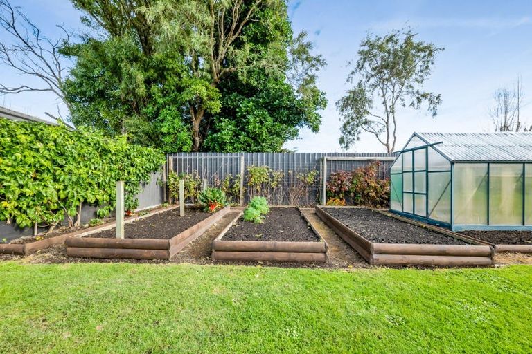 Photo of property in 8 Brassey Street, Waverley, 4510