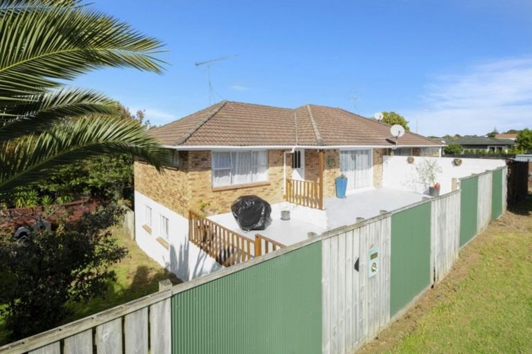 Photo of property in 2/55 Glenmore Road, Sunnyhills, Auckland, 2010