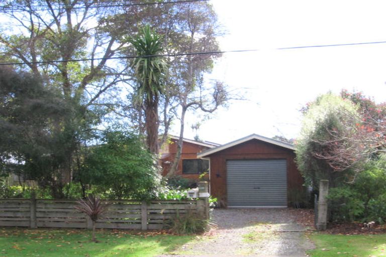 Photo of property in 65 Puriri Road, Waikanae, 5036