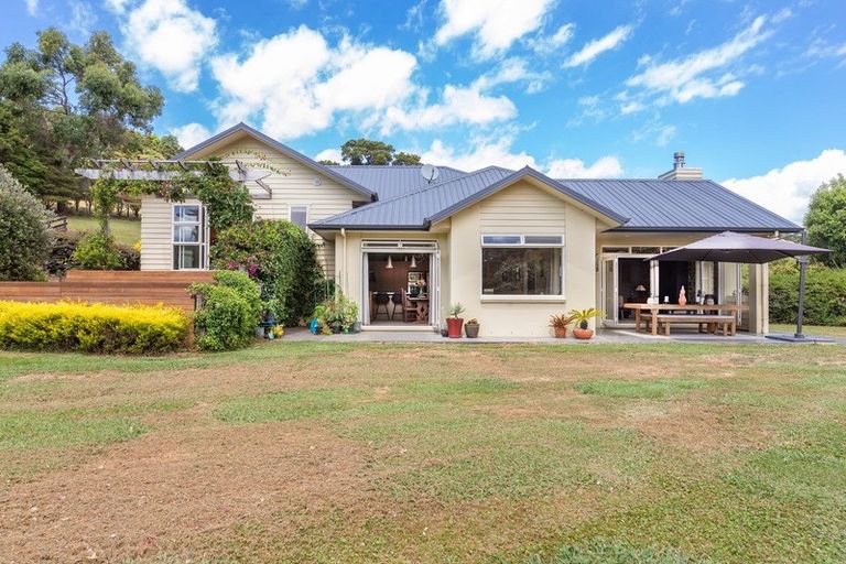 Photo of property in 381 Upper Waiwera Road, Puhoi, Silverdale, 0994