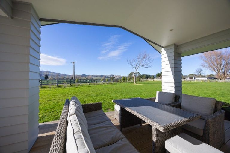 Photo of property in 1 Ashgrove Lane, Ashhurst, Palmerston North, 4470