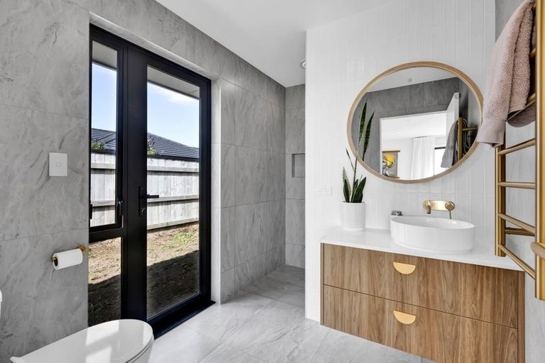 Photo of property in 62 Aratapu Street, Waitara, 4320