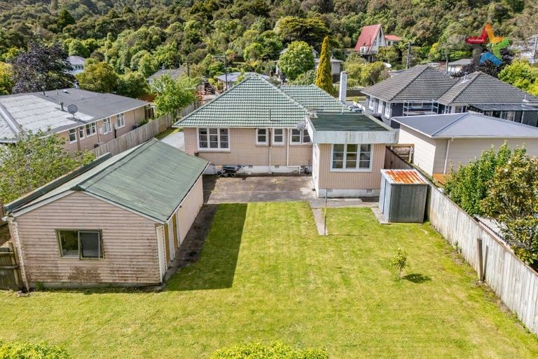 Photo of property in 36 Horoeka Street, Stokes Valley, Lower Hutt, 5019