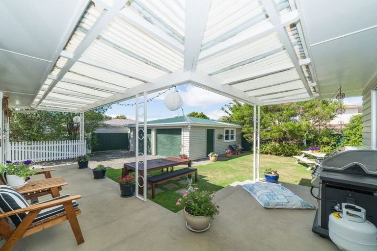 Photo of property in 10 Henare Street, West End, Palmerston North, 4412