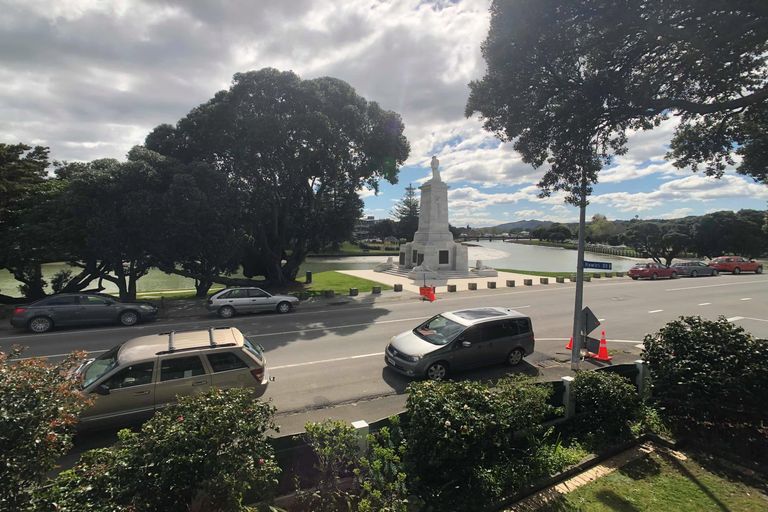 Photo of property in 71 Esplanade, Kaiti, Gisborne, 4010