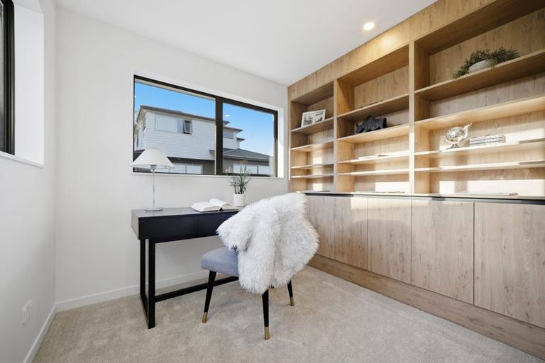 Photo of property in 5 Luff Place, Long Bay, Auckland, 0630