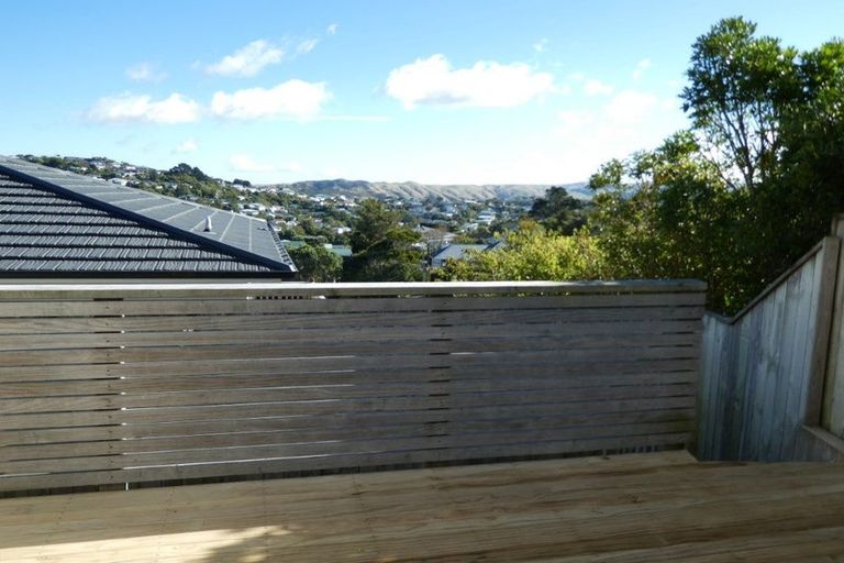 Photo of property in 20b Chetwode Grove, Newlands, Wellington, 6037