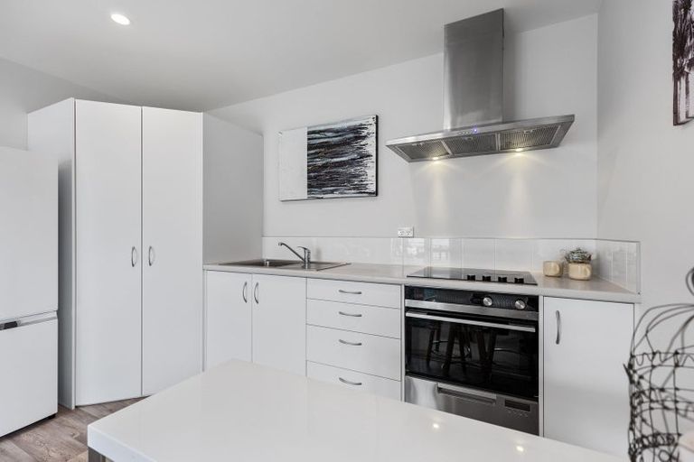 Photo of property in 11 Kamahi Crescent, Papamoa Beach, Papamoa, 3118