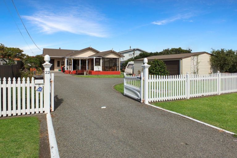Photo of property in 22 Shortt Street, Foxton Beach, Foxton, 4815