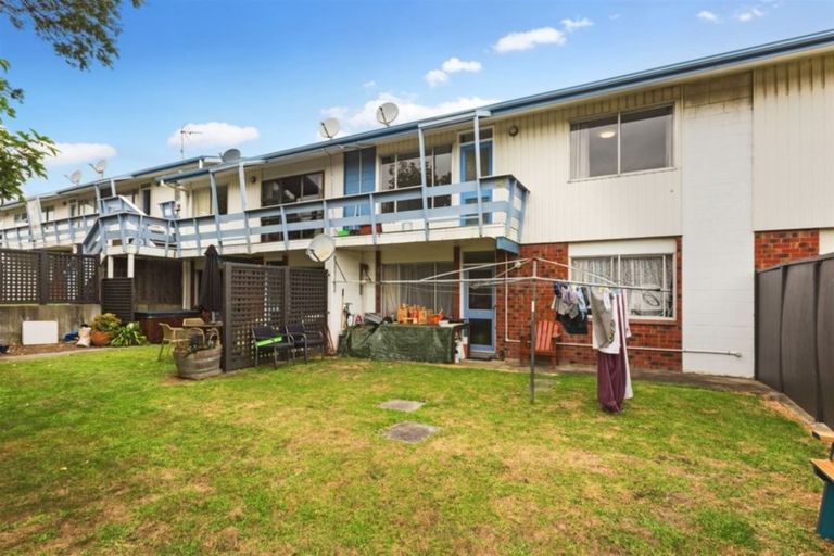 Photo of property in 10/35 Mana Esplanade, Paremata, Porirua, 5026