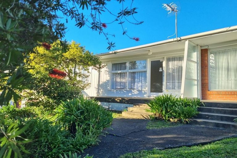 Photo of property in 12 Walpole Avenue, Hillpark, Auckland, 2102