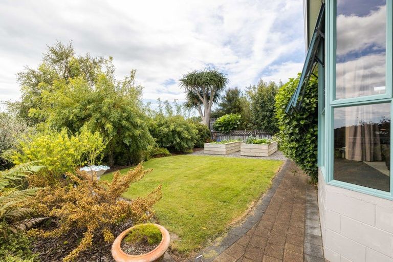 Photo of property in 22 Ashmore Drive, Frankleigh Park, New Plymouth, 4310