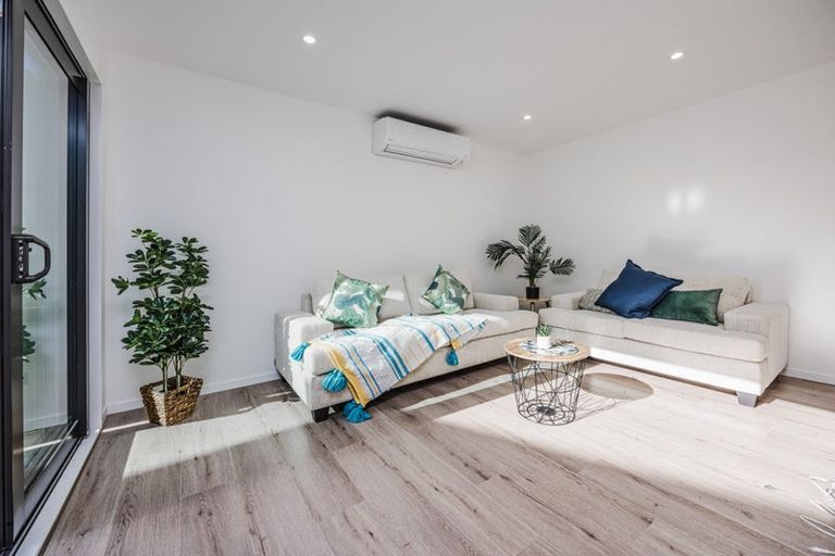 Photo of property in 2/6 Pah Road, Papatoetoe, Auckland, 2025