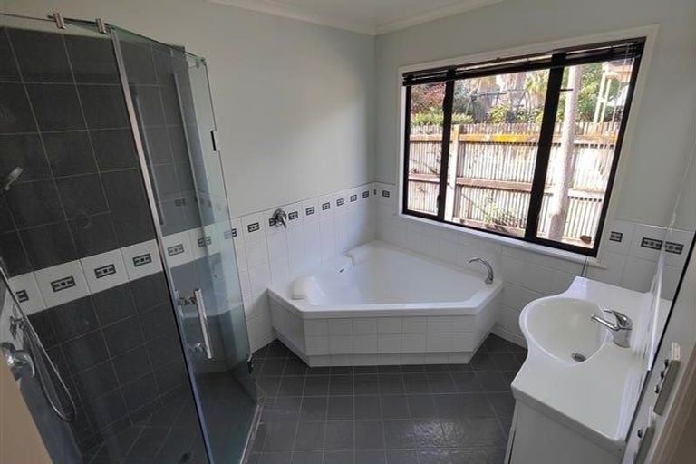 Photo of property in 10 Nielsen Gardens, Rototuna, Hamilton, 3210