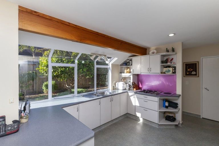 Photo of property in 6b Wharemauku Road, Raumati Beach, Paraparaumu, 5032