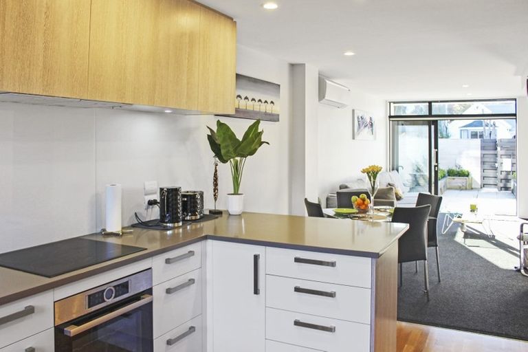 Photo of property in 32a Peacock Street, Christchurch Central, Christchurch, 8013