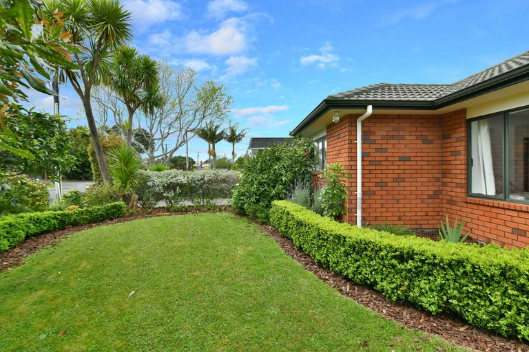 Photo of property in 29 Doment Crescent, Orewa, 0931