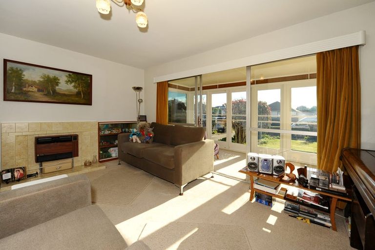 Photo of property in 27 Taurima Street, Hei Hei, Christchurch, 8042
