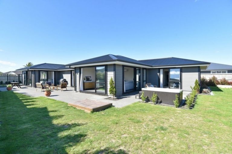 Photo of property in 20 Ballinger Place, Kaiapoi, 7630