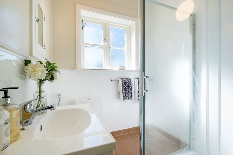 Photo of property in 9f Kerr Street, Devonport, Auckland, 0624