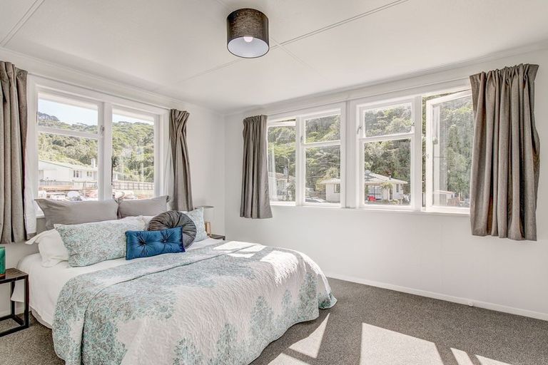 Photo of property in 57 Rangituhi Crescent, Takapuwahia, Porirua, 5022