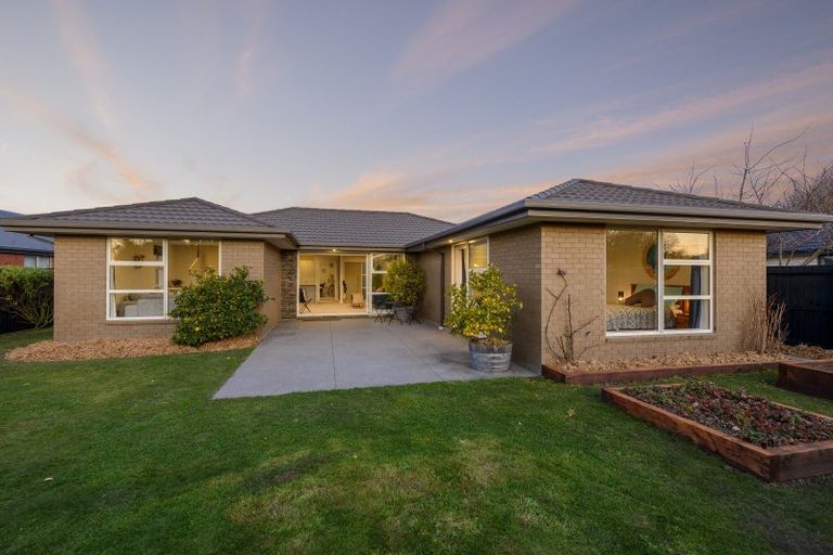 Photo of property in 14 Kilkivan Lane, Broomfield, Christchurch, 8042