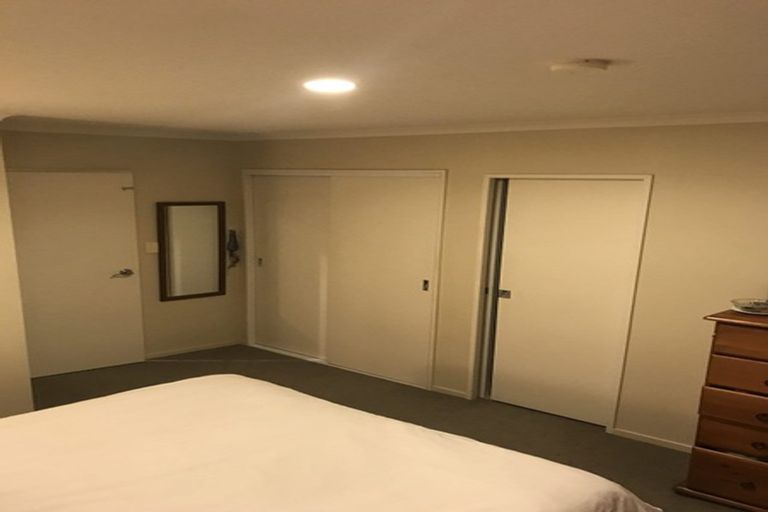 Photo of property in 26 Hewlett Road, Massey, Auckland, 0614