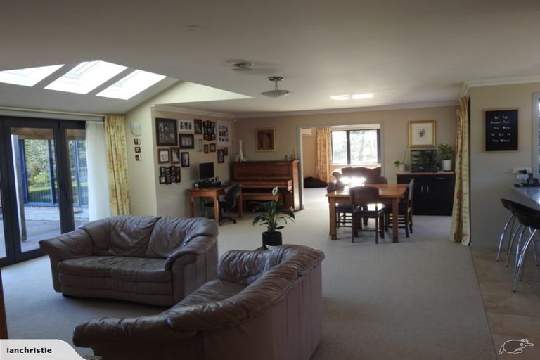 Photo of property in 339 Stoney Creek Road, Kelvin Grove, Palmerston North, 4470