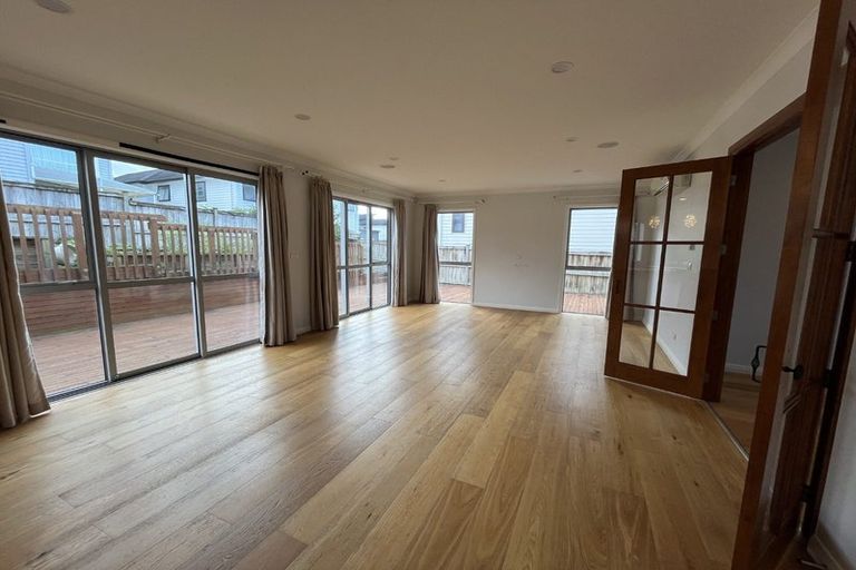 Photo of property in 26 Lagonda Rise, Oteha, Auckland, 0632