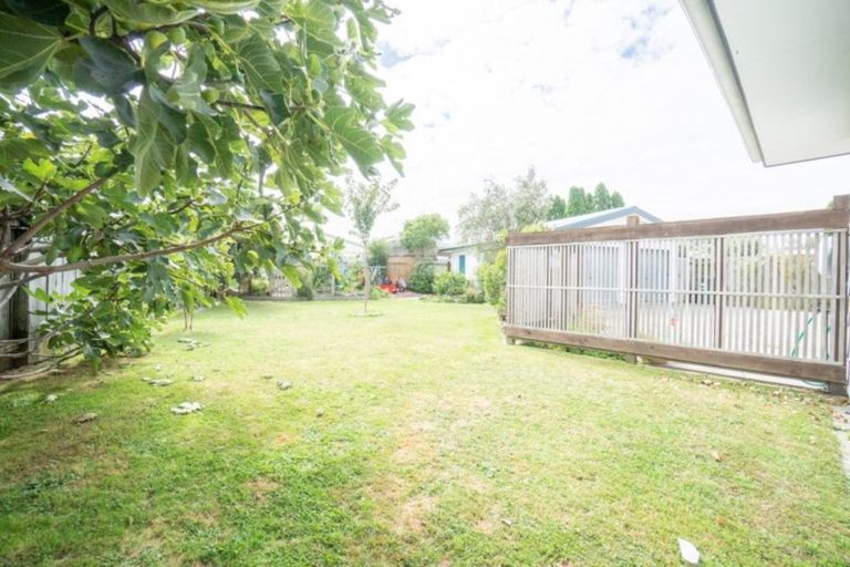 Photo of property in 53 Raglan Avenue, Cloverlea, Palmerston North, 4412