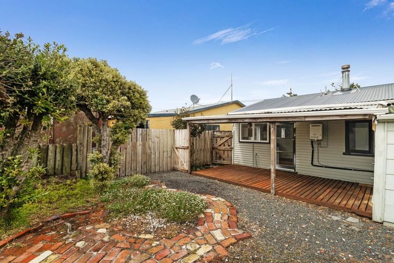 Photo of property in 5 Seafront Road, Castlecliff, Whanganui, 4501