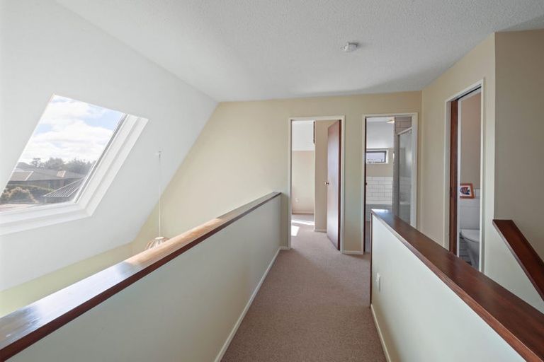 Photo of property in 2/4 Gatonby Place, Avonhead, Christchurch, 8042