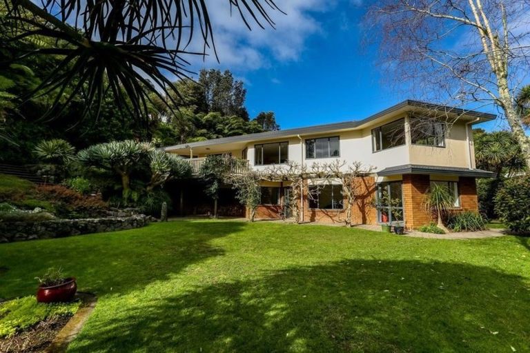 Photo of property in 16a Del Mar Place, Merrilands, New Plymouth, 4312