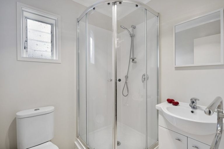 Photo of property in 60 Evelyn Road, Cockle Bay, Auckland, 2014